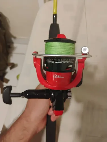 Vara de pesca profissional com molinete