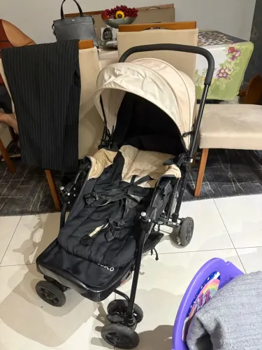 Carrinho de bebê cosco