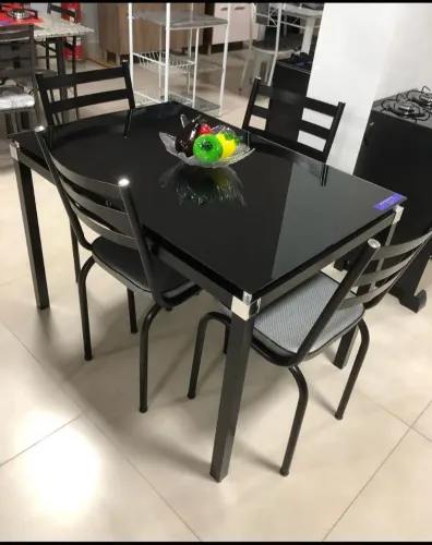 Mesa 4 cadeiras tampo de vidro