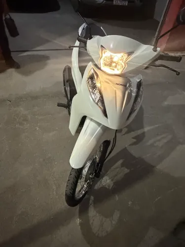 Honda Biz 125 ES 2025/2026 Branca - Pouco Uso