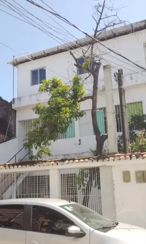Alugo casa no centro de Prazeres