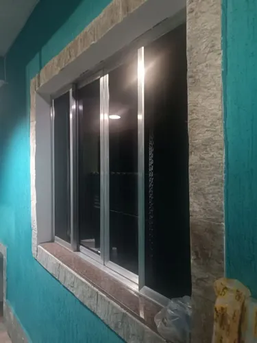 Vendo janelas de alumínio com vidros