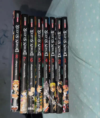 Mangás Demon Slayer (Kimetsu no Yaiba) - 8 volumes
