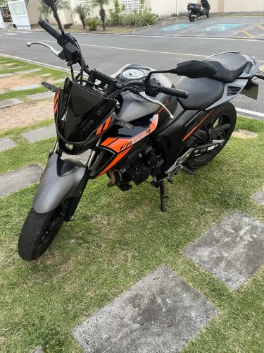 Oportunidade!! Vendo moto Fazer 250