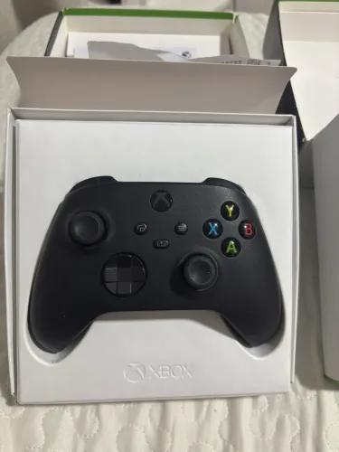Kit com 2 Controles Xbox Originais - Pretos - Com Caixas