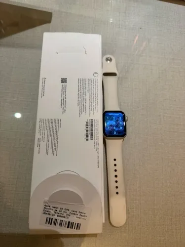 Apple Watch SE 2ª Geração 40mm GPS Starlight + Caixa