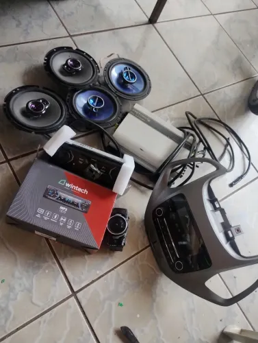 Kit aparelho de som Ford Ka original e um aparelho wintech