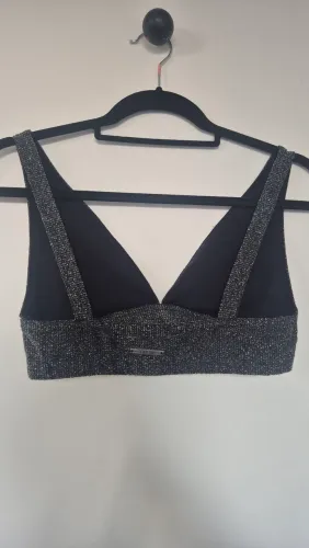 top decote v com fio metalizado youcom