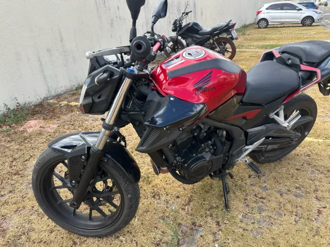 Vendo CB500f ótimo estado de uso Moto muito boa . Número para contato *