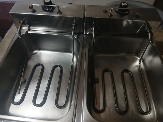 Vendo no estado funcionando 180,00 limpa e higienizada
