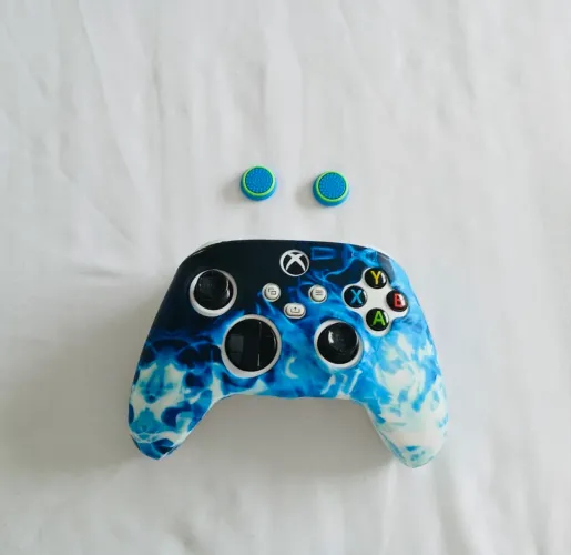 Controle Xbox series s/x branco +capa e grips