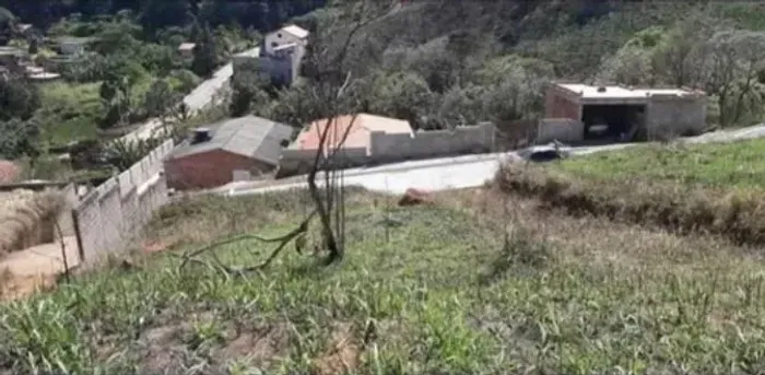 Lote à venda de 750m² no Recanto Maravilha III  Aceita Veículo, Vista para a Mata!