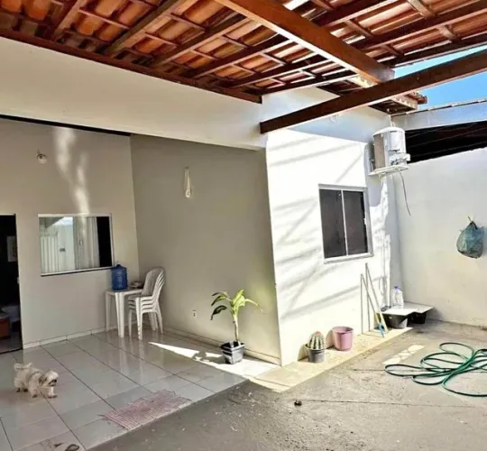 Casa com 2 Quartos e Grande Potencial de Valorização