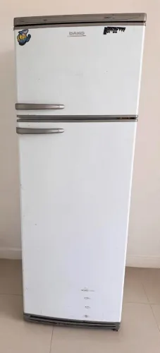 Geladeira Dako 380