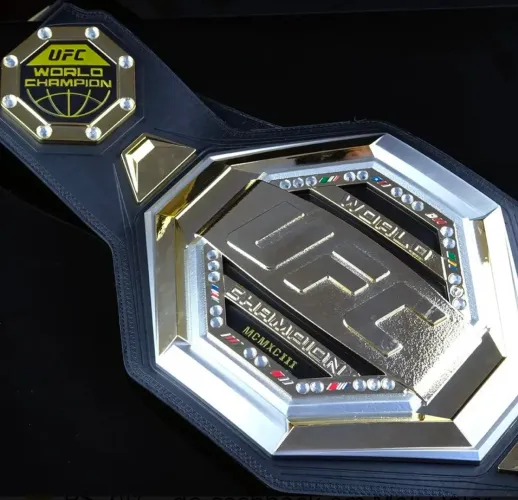 Cinturão do UFC em tamanho real.