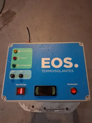 Vendo : painel de controle para câmera fria da marca EOS termoisolantes.