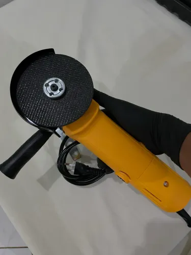 Esmilhadeira 870W profissional
