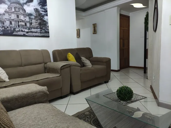 Sofá 3 e 2 lugares
