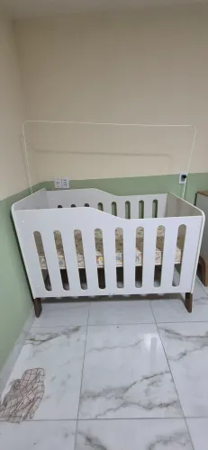 Berço infantil com colchão