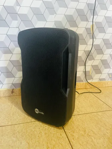 Caixa de som Ativa ( MJ ÁUDIO) Fone 12 está em bom estado só pra uso.