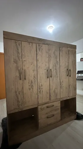 Roupeiro / Guarda roupa 3 cabideiros e 2 gavetas