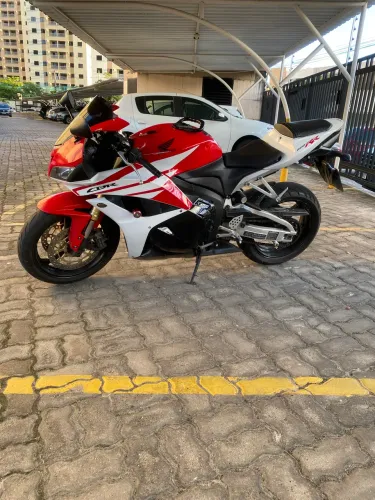 Cbr 600rr 2012 como nova!