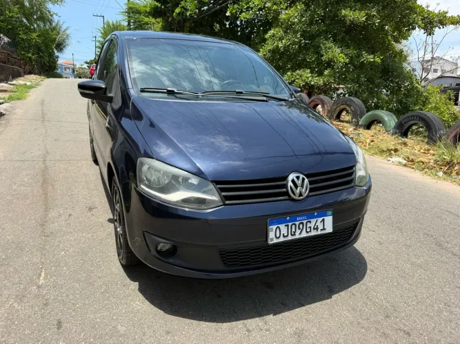 Volkswagen Fox Selecao 1.6 Total Flex 8V 5P 2014