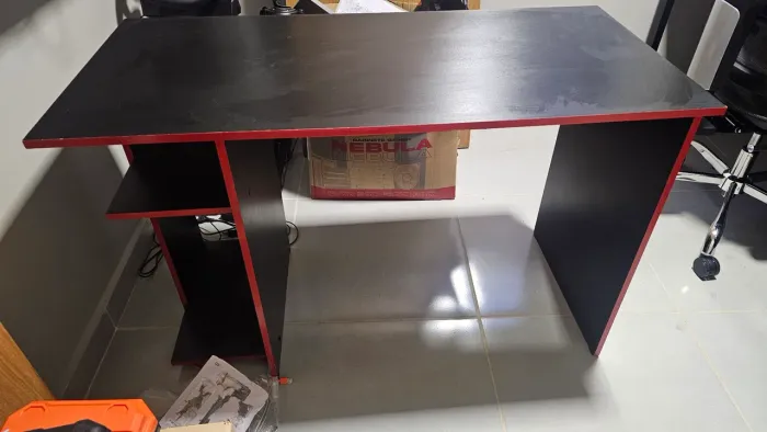 Mesa para computador / escritório