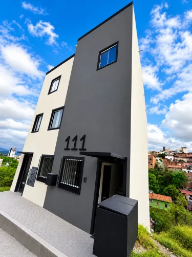 Flat quatro e sala
