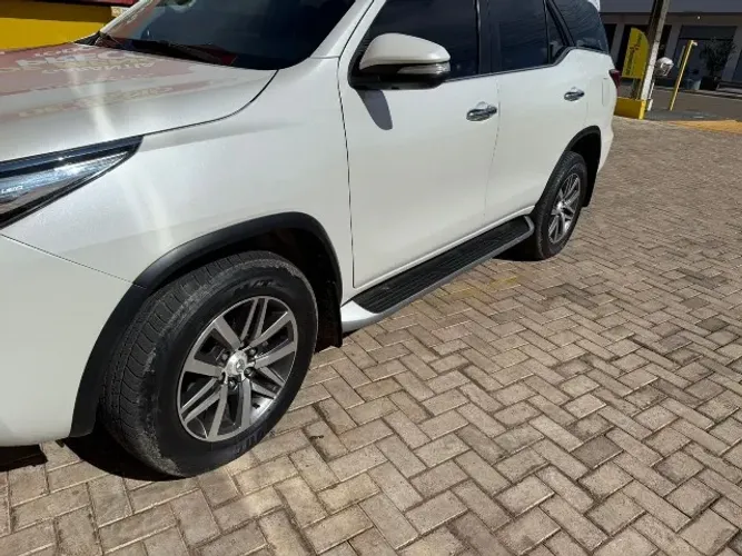Toyota Hilux SW4 SRX 4X4 2.8 TDI 16V Dies. Aut. 2017