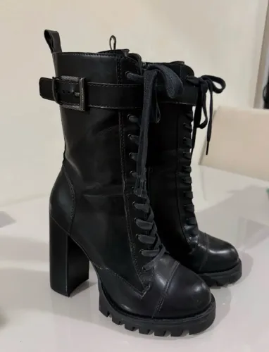 Bota John John em Couro legítimo