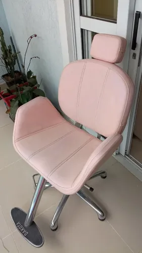 Cadeira de salão reclinável com apoio
