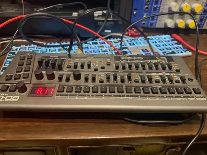 Roland JD-08