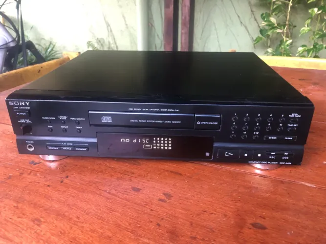 CD Player Sony CDP-M54 (Mad in Japan )