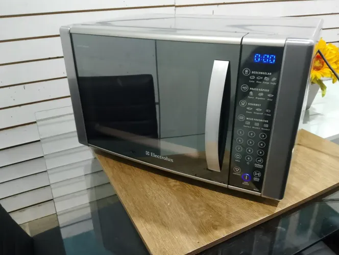 Microondas 110v (todo inox c/depurador) 31L inteiro