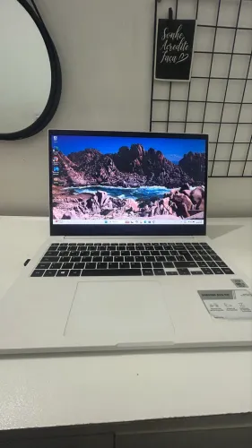 Notebook Samsung Book E30 i3 10ª geração + acessórios cortesias
