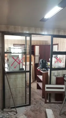 vende-se está porta