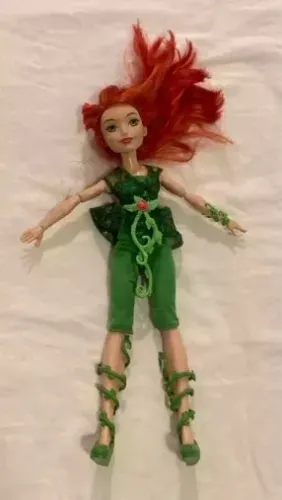 boneca hera venenosa