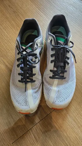 Tenis on running Cloud x shifter 41.5