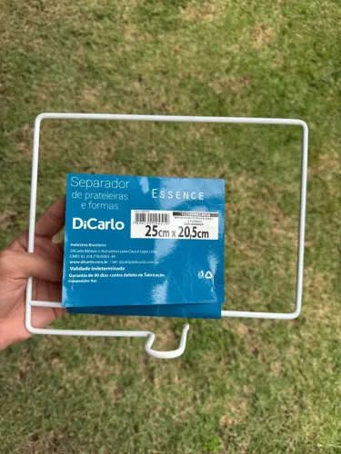 Separador de Prateleiras e Formas Essence