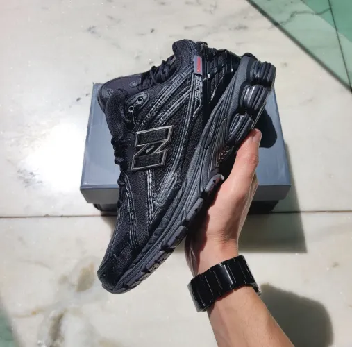 Tênis New Balance 1906