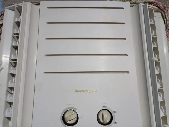 Ar condicionado Springer 7500 btus 220 volts gelando ótimo r$400