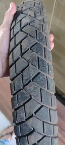 Pneu dianteiro lander xre