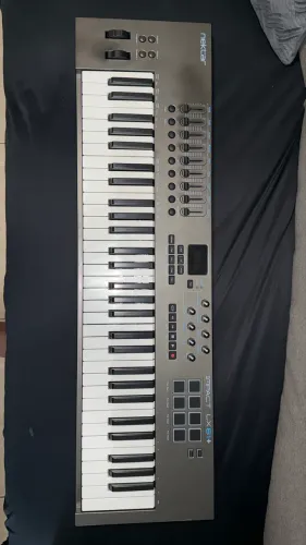 Teclado controlador Nektar Impact 61 teclas