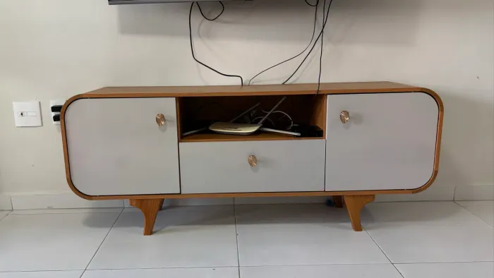 Rack 160cm para sala moderno e estiloso