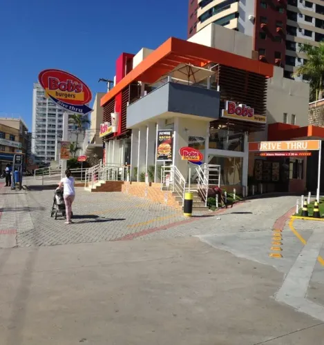 Vaga de emprego atendente Bobs