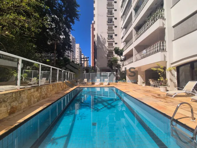 Apartamento com varanda e lazer na região da Barra Funda nas Pitangueiras, Guarujá