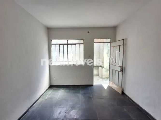 Barracão para alugar no bairro Cafifornia, com +-70 m²; de área, 02 quartos e 01 banheiro.
