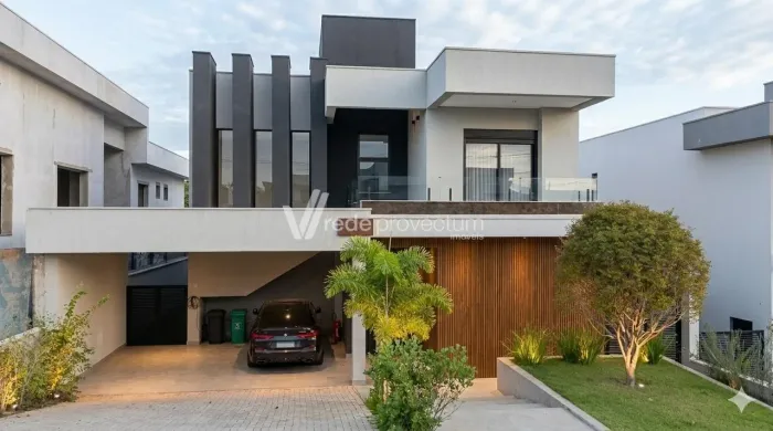 Casa à Venda no Condomínio Arborais em Campinas/SP 450 m², 3 Suítes e Vista para Mata