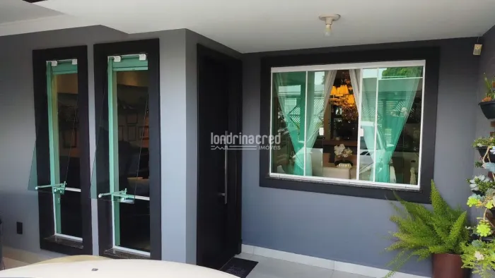 Excelente Casa Mobiliada com 3 Quartos em Cascavel Pronta para Morar